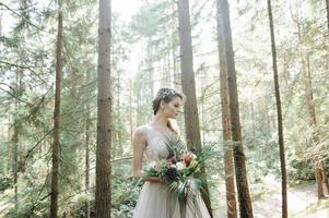 séance photo d'un couple amoureux. cérémonie de mariage dans le style bokho