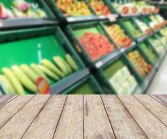 légumes au supermarché photo