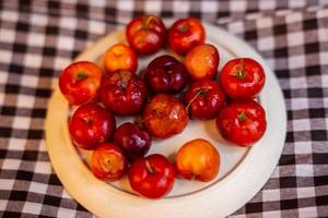 fruits brésiliens acérola tomate alimentaire photo