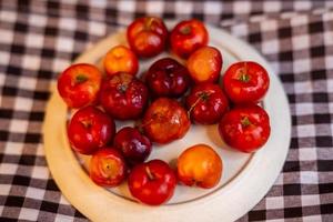 fruits brésiliens acérola tomate alimentaire photo