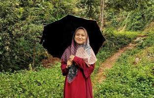 Cianjur Regency, Indonésie, 2022-femme musulmane indonésienne portant le hijab photo