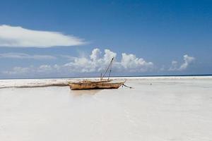 plage de muyuni, île de zanzibar, tanzanie photo