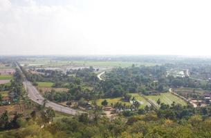 vue sur la route en thaïlande rurale. photo