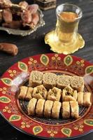 délice sucré turc mini baklava à la pistache, au ramadan et au concept eid mubarak photo