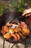 viande sur barbecue photo