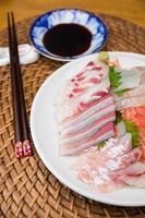 sashimi japonais photo