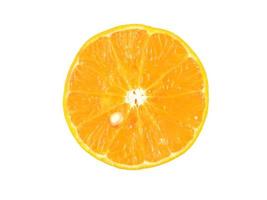 le fruit orange frais sur fond blanc isolé est un fruit très bénéfique pour le corps photo