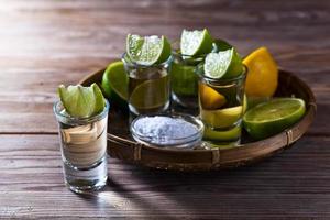 tequila or avec sel et citron vert