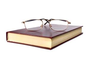 livre et lunettes photo