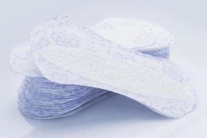 pile de serviettes hygiéniques photo