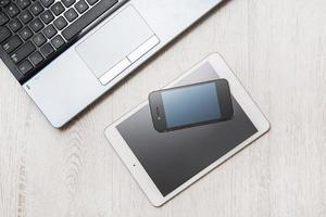 smartphone, tablette et ordinateur portable photo