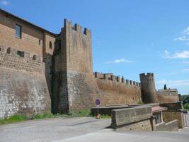 vue sur la ville de tuscania photo