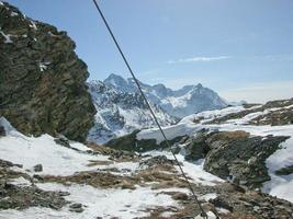 chaîne de montagnes du piz bernina dans les alpes rethiques suisses dans le canton gr photo