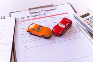 formulaire d'assurance automobile avec modèle et document de police photo