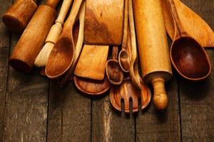 ustensiles de cuisine en bois photo