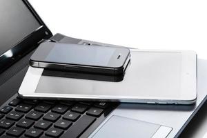 ordinateur portable, tablette et smartphone photo