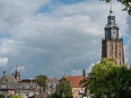 Zutphen à la rivière ijssel aux Pays-Bas photo