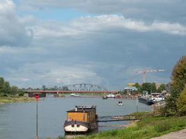 Zutphen à la rivière ijssel aux Pays-Bas photo