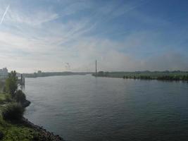 le rhin près de wesel le matin photo