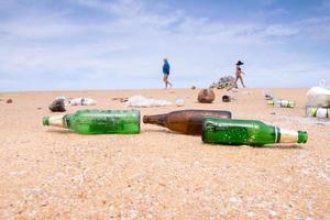 déchets sur la plage photo