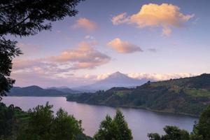 lac mulehe, ouganda, afrique photo