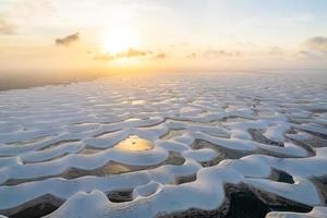 parc national des lencois maranhenses. paysage de dunes et de lacs d'eau de pluie. barreirinhas, ma, brésil. photo