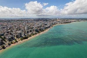 vue aérienne des plages de maceio, alagoas, région nord-est du brésil. photo