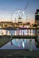 l'observation des étoiles de melbourne dans la zone riveraine des docklands de melbourne, australie. photo