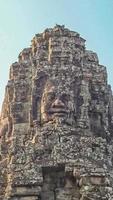 face au bayon temple du bayon angkor wat siem reap cambodge photo