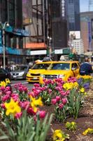 taxi jaune Times Square à New York, NY, USA. photo