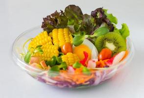 salade de légumes bio. photo