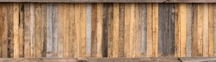 vieux mur en bois avec poutre. photo