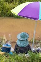 parapluie coloré de pêche. photo