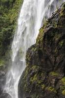 fermer les rochers de la cascade. photo