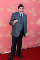 Los Angeles, 14 avril - Alfred Molina à la soirée d'ouverture de Tiny Beautiful Things au Pasadena Playhouse le 14 avril 2019 à Pasadena, Californie photo