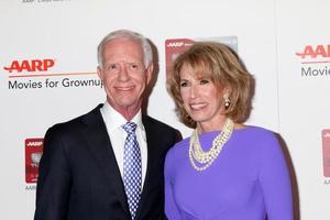 los angeles, 6 février - chesley sullenberger, lorrie sullenberger aux films aarp pour les prix adultes à l'hôtel beverly wilshire le 6 février 2017 à beverly hills, ca photo