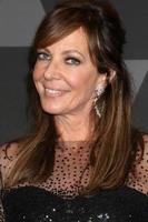 los angeles, nov 11 - allison janney au 9e prix annuel des gouverneurs ampas au dolby ballroom le 11 novembre 2017 à los angeles, ca photo