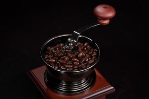 moulin à café et grains de café