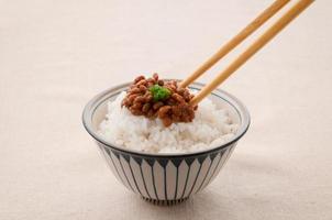 cuisine japonaise, natto et riz photo