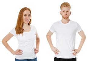 t-shirt blanc sur un jeune homme aux cheveux roux et une fille t-shirt maquette isolé gros plan photo