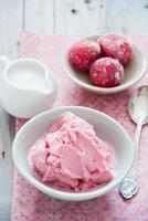 yaourt aux fraises surgelé photo