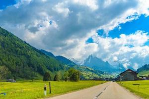 route de campagne dans le village, alt sankt johann, sankt gallen, swi photo