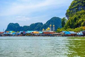 village de pêcheurs de koh panyee sur une île rocheuse, ko panyi, mueang pha photo