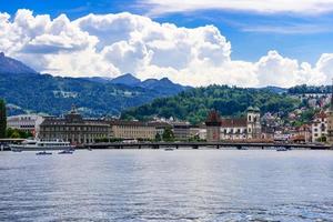 Clair transparent azur lac Lucerne, Lucerne, Suisse photo