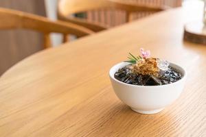 gelée d'herbes avec glace et cassonade photo