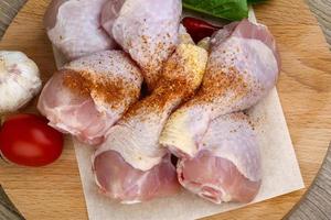 cuisses de poulet crues photo