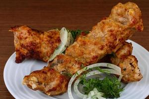 viande de kebab grillée photo