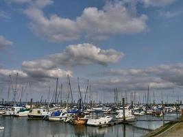 Dornumersiel sur la côte allemande de la mer du Nord photo