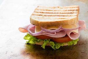sandwich au jambon grillé photo