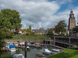 Zutphen à la rivière ijssel aux Pays-Bas photo